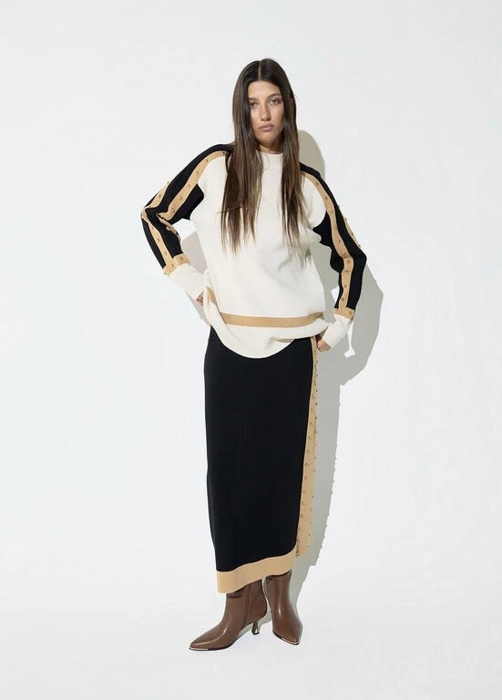 Lola Casademunt Sweater with round studs negro-marron