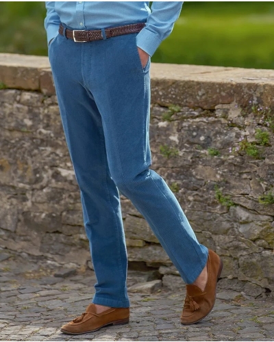 Wellington of Bilmore Mr. Bradley Genuacord light blue