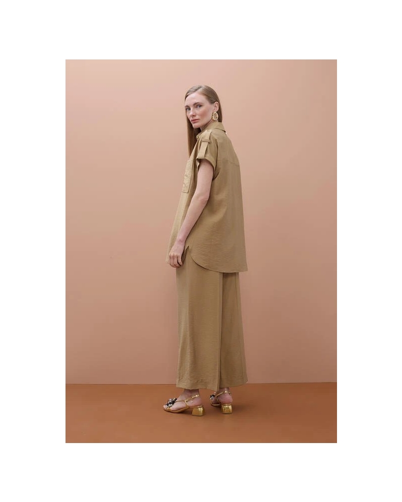 Lola Casademunt Sleeveless shirt with pockets camel