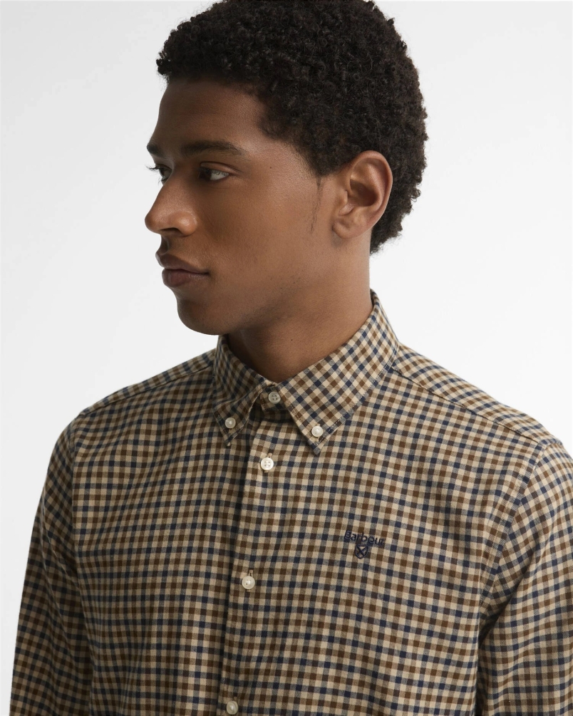 Barbour Finkle tailored long-sleeved shirt dark sand
