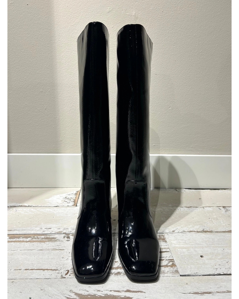 Lola Casademunt patent boots black