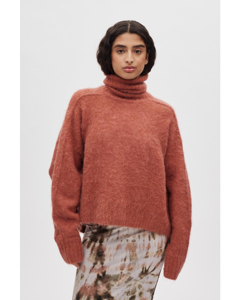 Rabens Saloner Mabeka - Fluffy knit funnel neck sweater redwood
