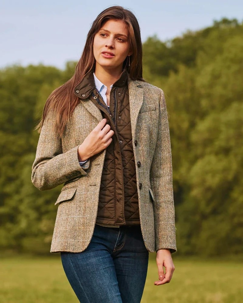 Wellington of Bilmore Carola sand herringbone