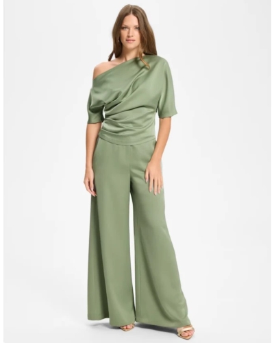 Swing Satin off-shoulder top pistachio green