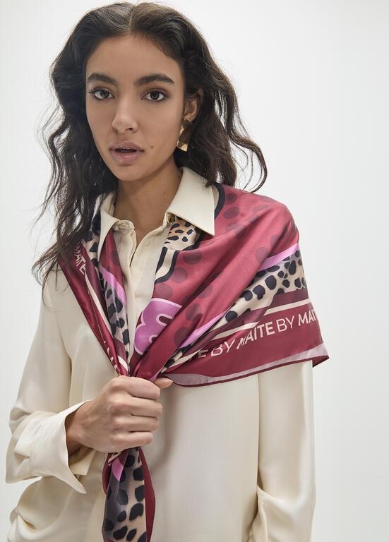 Lola Casademunt by Maite Tiger face scarf red-brown