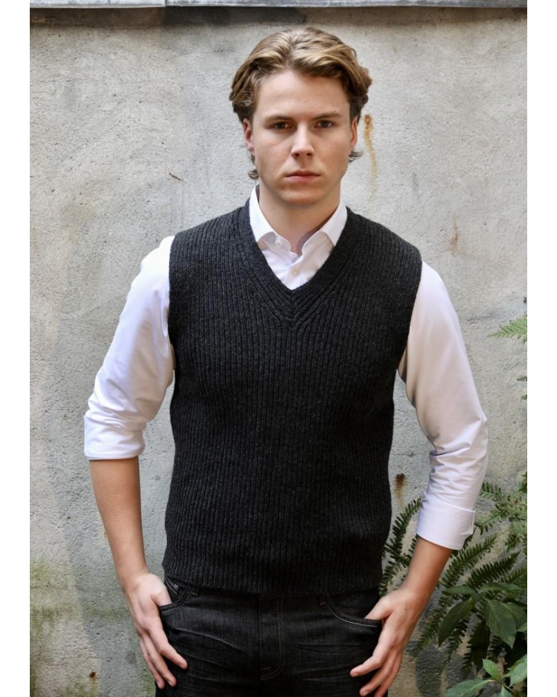 Fisherman out of Ireland Lambswool knitted slipover charcoal