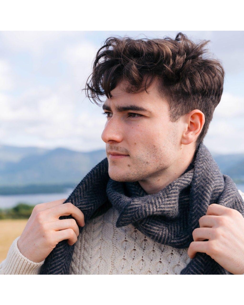 John Hanly Irish Cashmere merino scarf creme/dark grey herringbone
