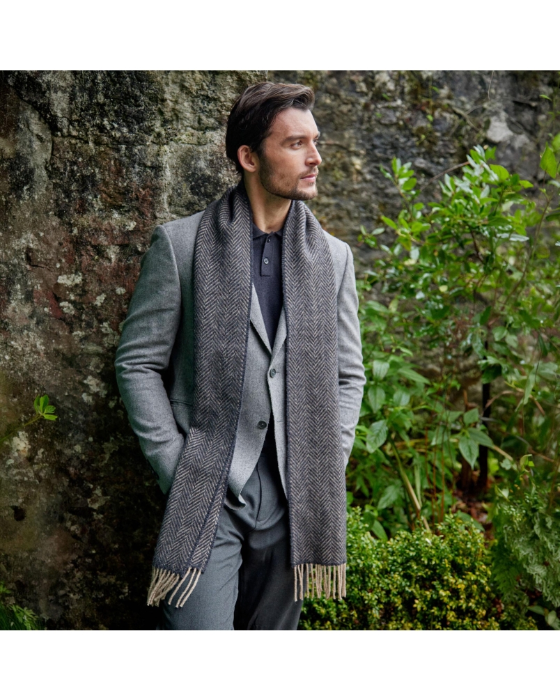 John Hanly Irish Cashmere merino scarf creme/dark grey herringbone