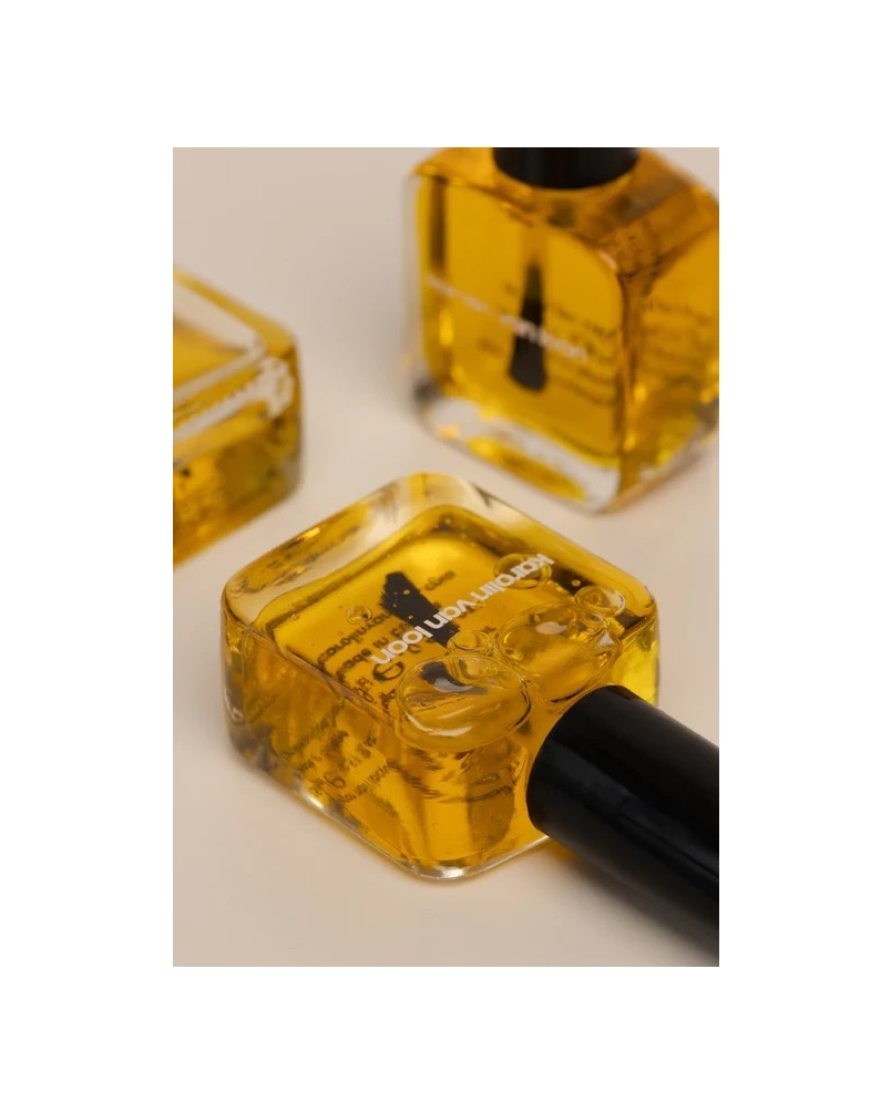 Karolin van Loon nail nectar